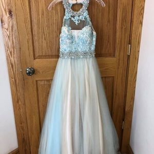 New Alyce Paris size 6 prom dress (worn once)